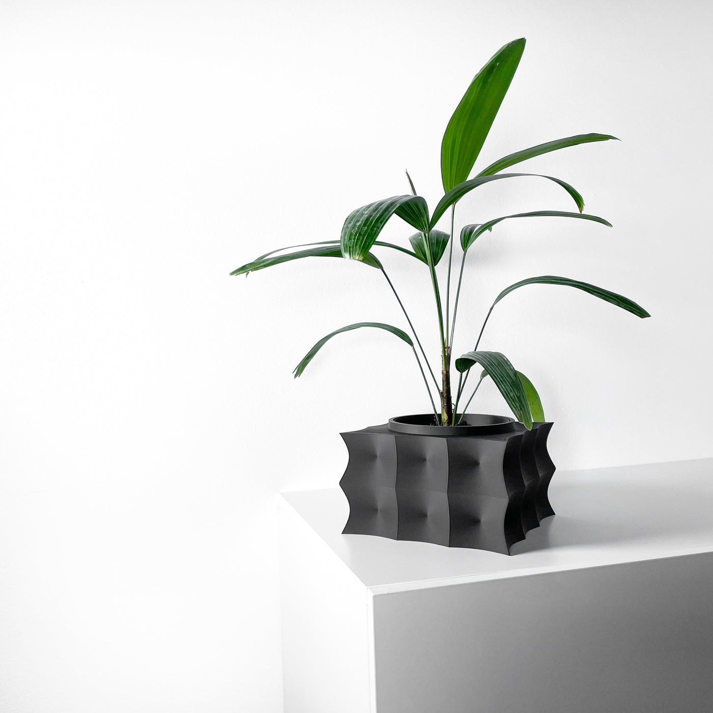 Averth square indoor planter, product view 3