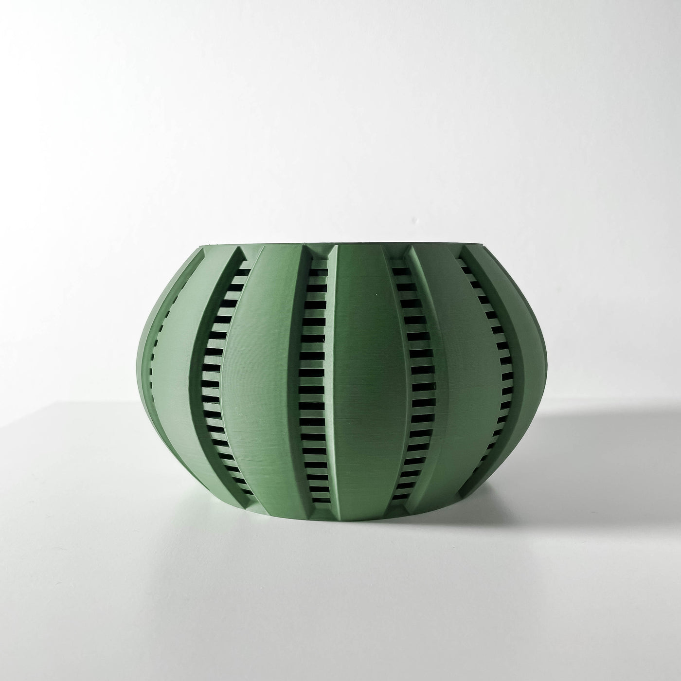 Balu spiral indoor planter, product view 3