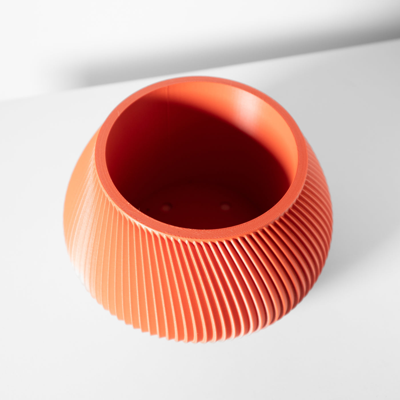 Davi organic texture indoor planter, product view 4