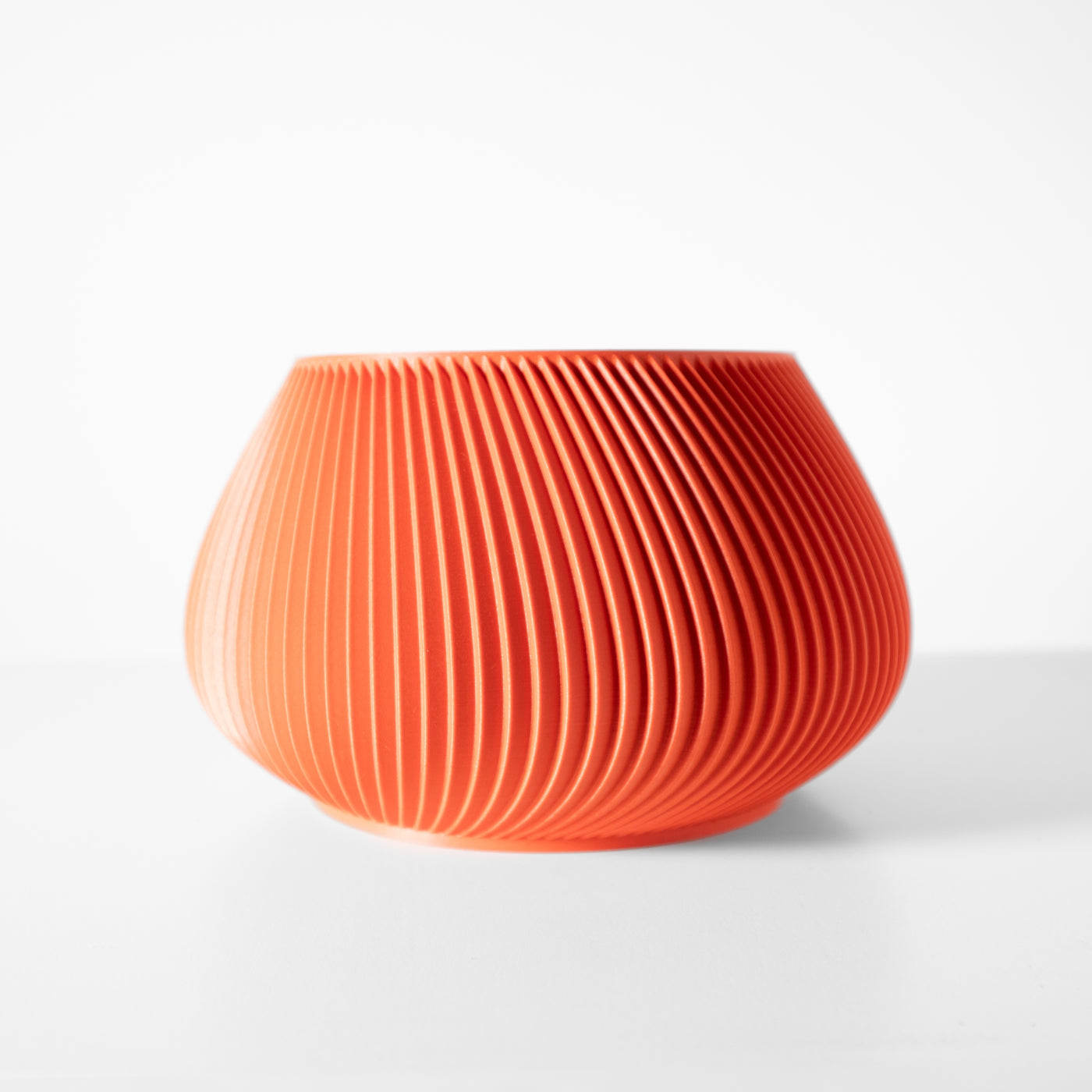 Davi organic texture indoor planter, product view 3