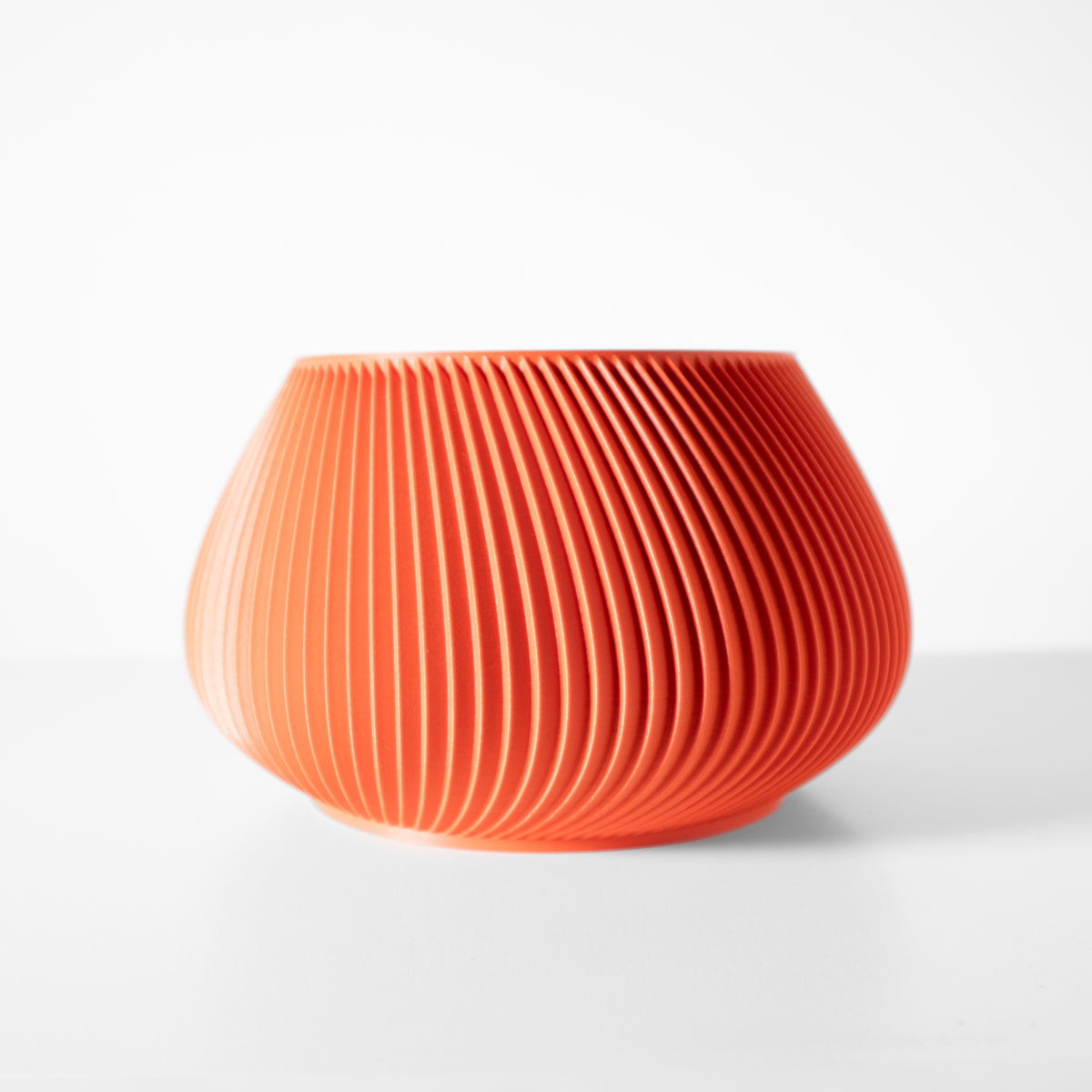 Davi organic texture indoor planter, product view 3