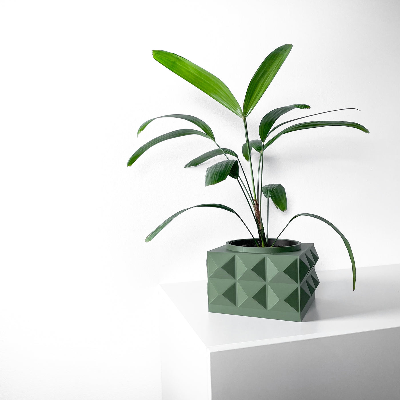 Eldan flowing texture indoor planter, product view 1