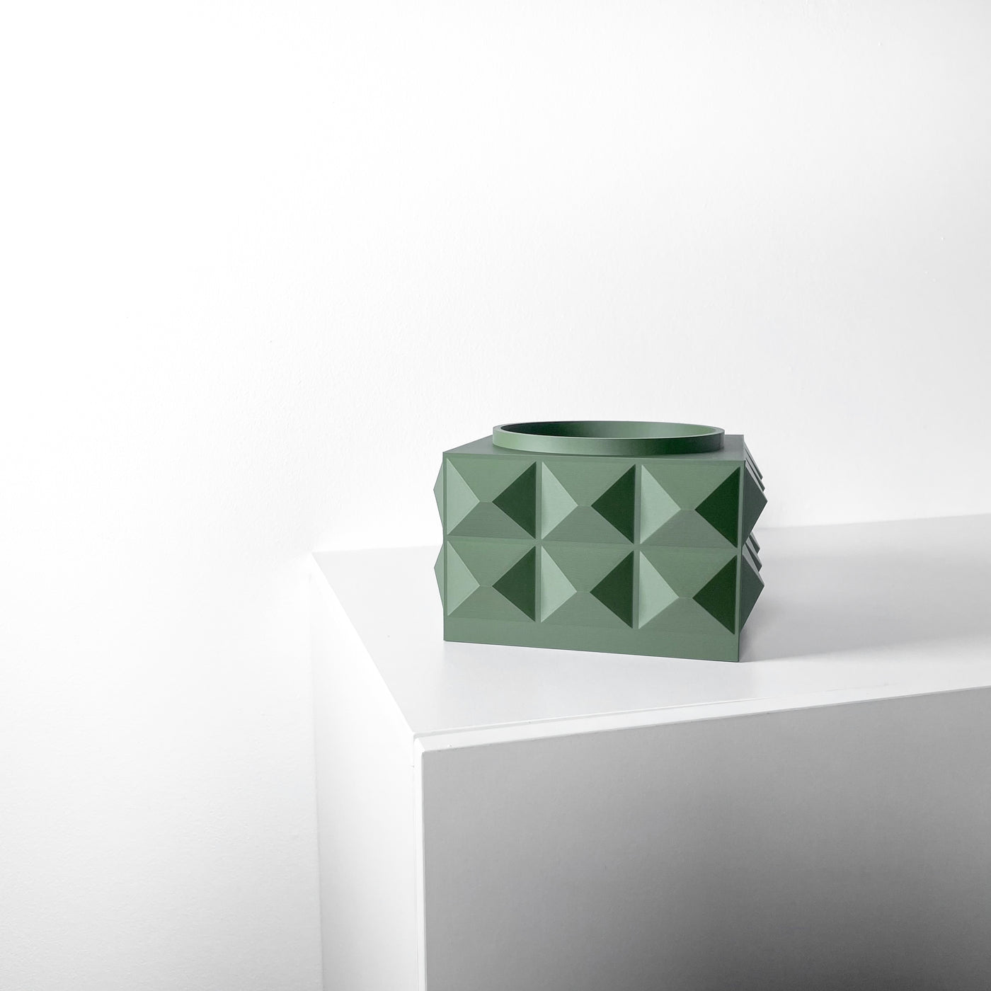 Eldan flowing texture indoor planter, product view 3