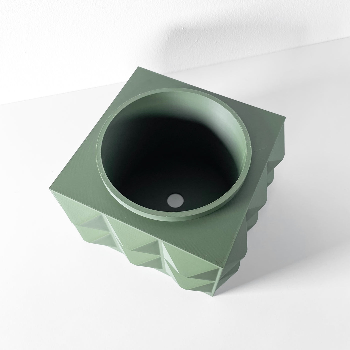 Eldan flowing texture indoor planter, product view 4