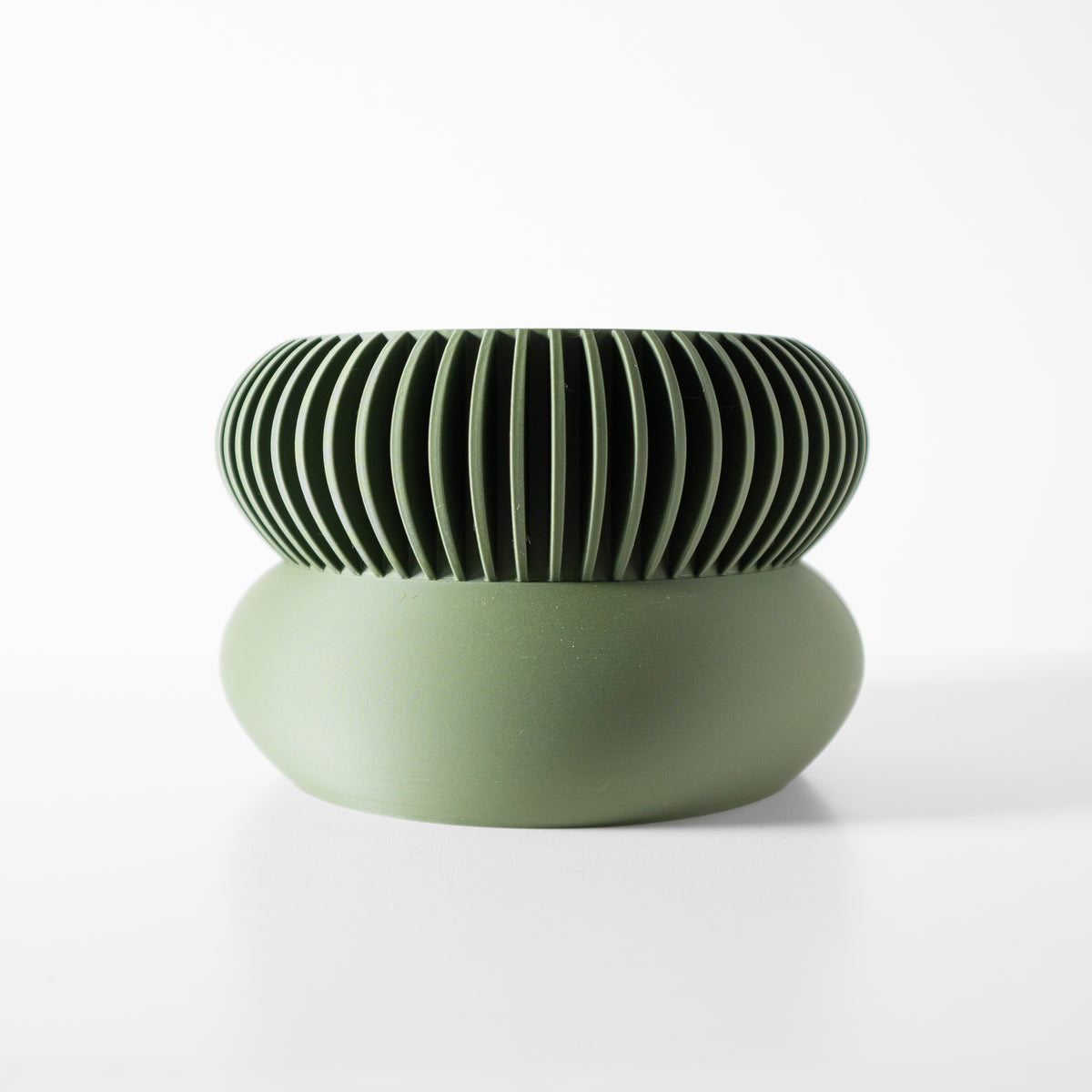 Elomi ribbed indoor planter, product view 7