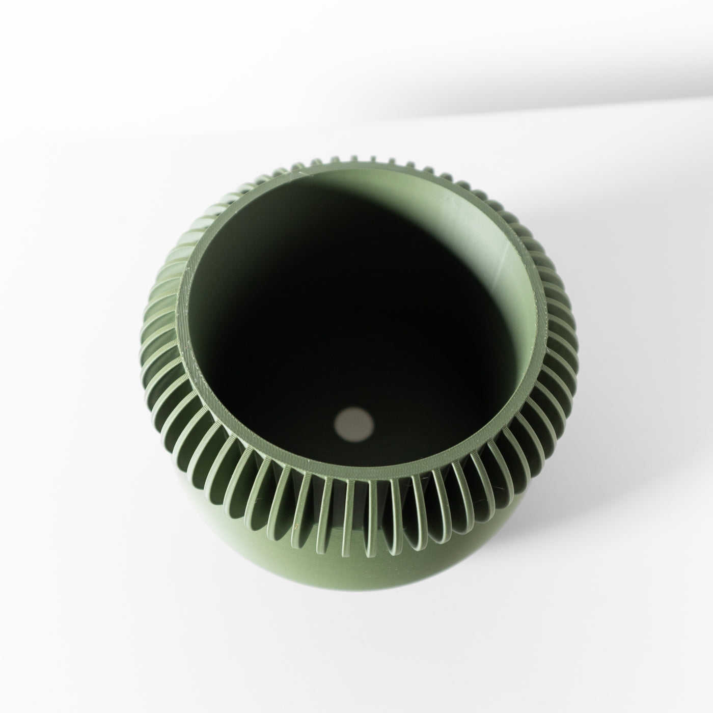 Elomi ribbed indoor planter, product view 8