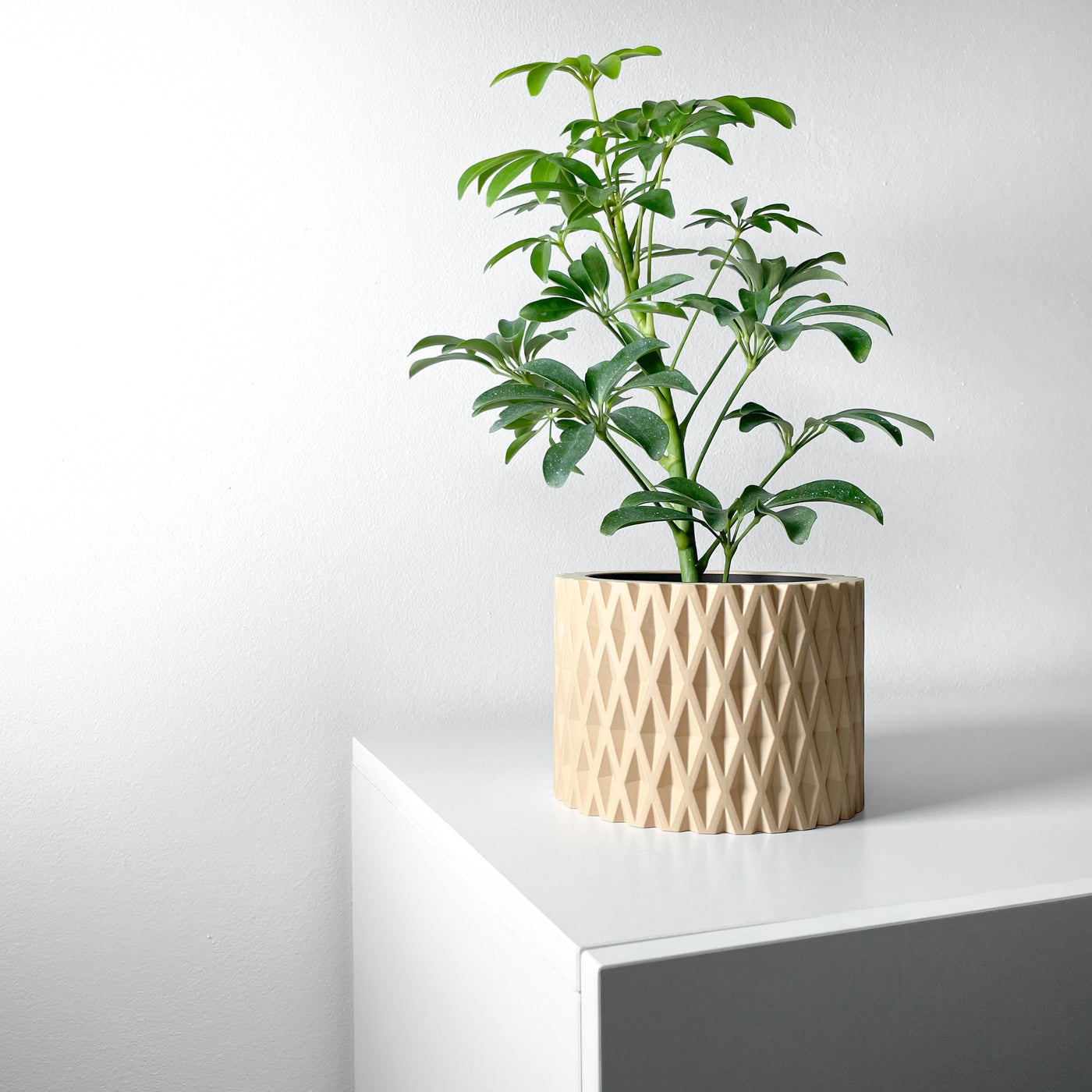 Grivan woven texture indoor planter, product view 3