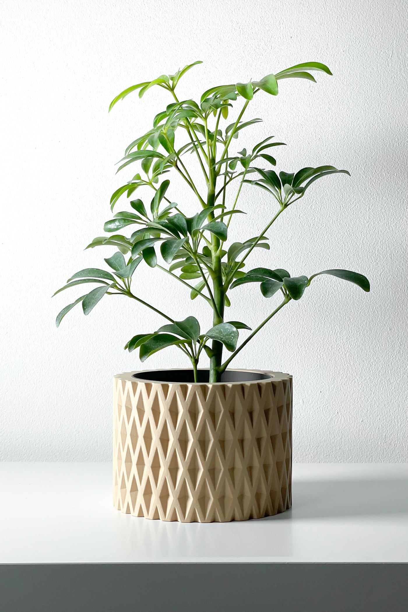 Grivan woven texture indoor planter, product view 2