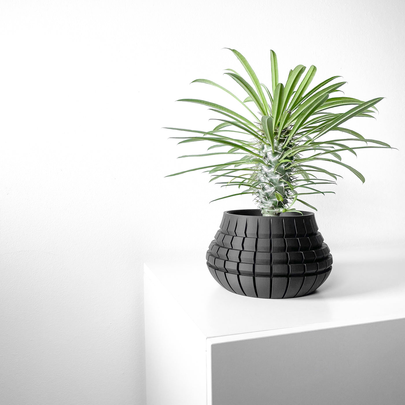 Ivane geometric indoor planter, product view 1