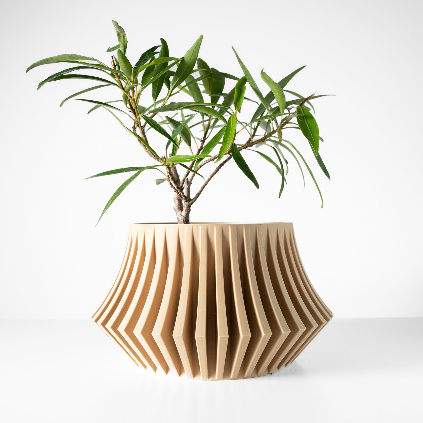 Jasen ribbed indoor planter, product view 1