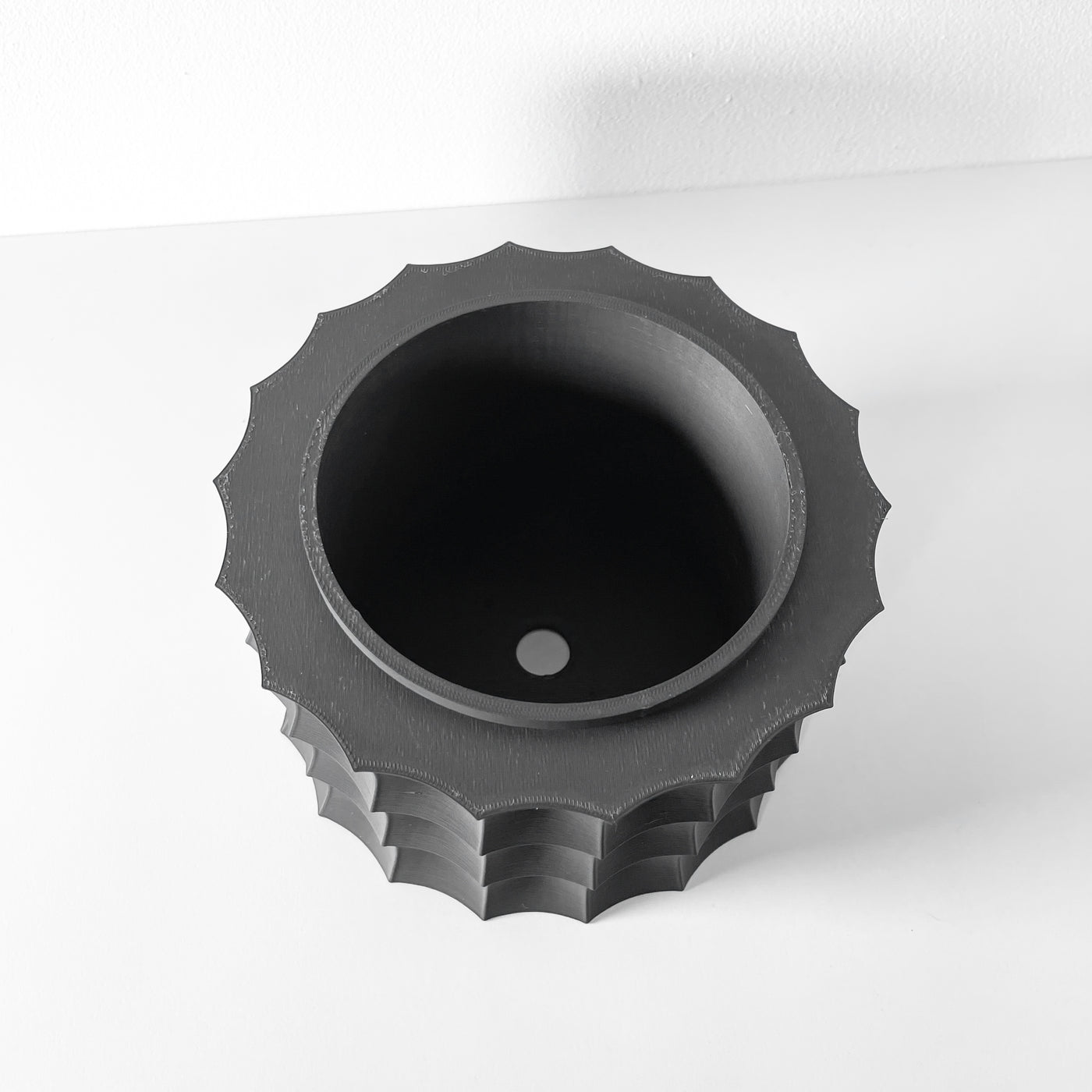 Kivern ribbed indoor planter, product view 4