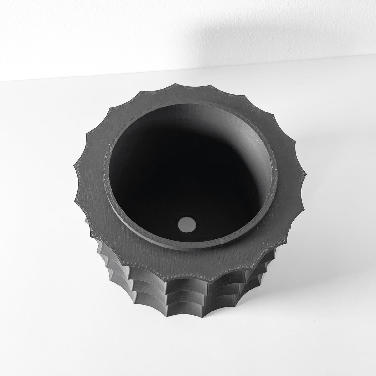 Kivern ribbed indoor planter, product view 4