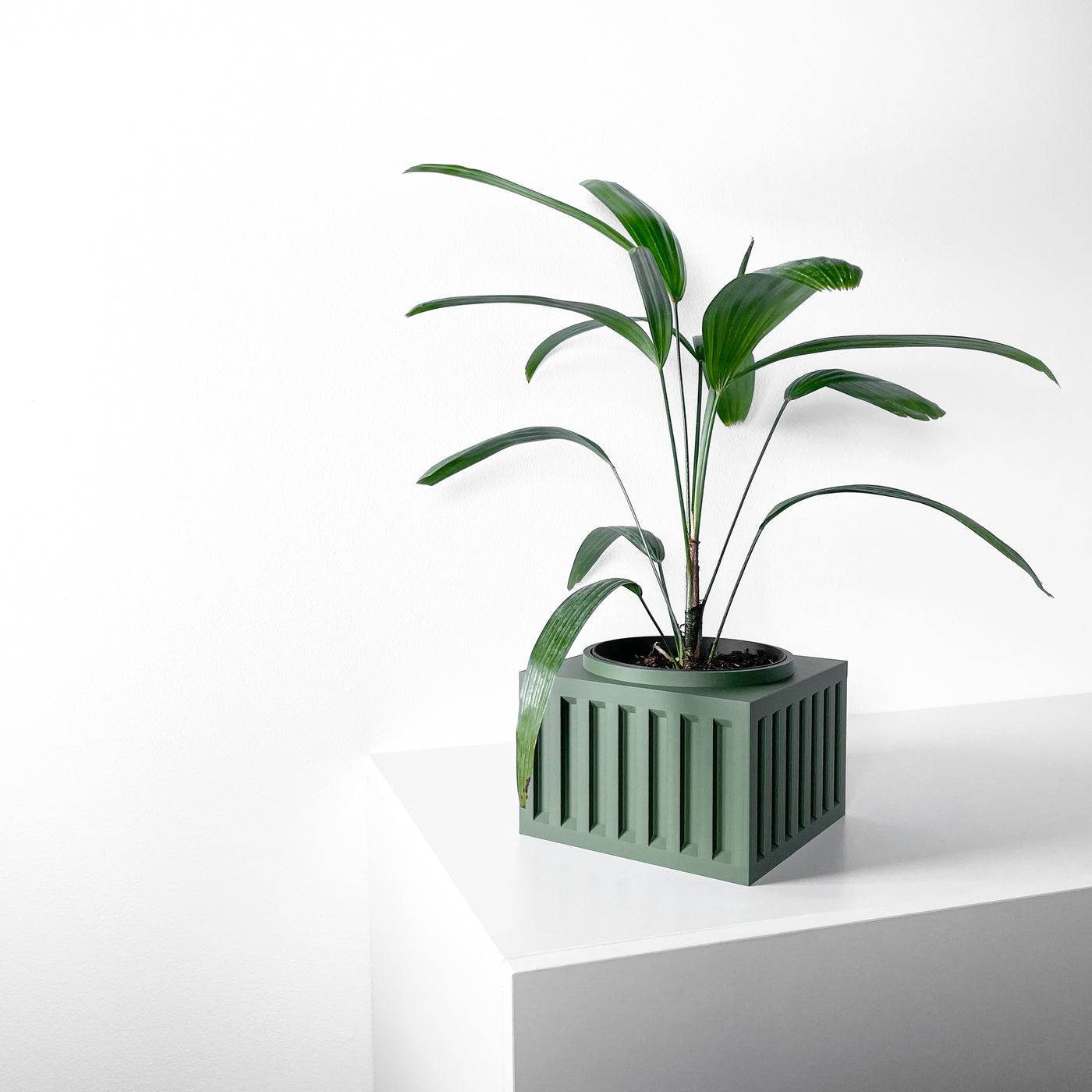 Larix ribbed indoor planter, product view 2