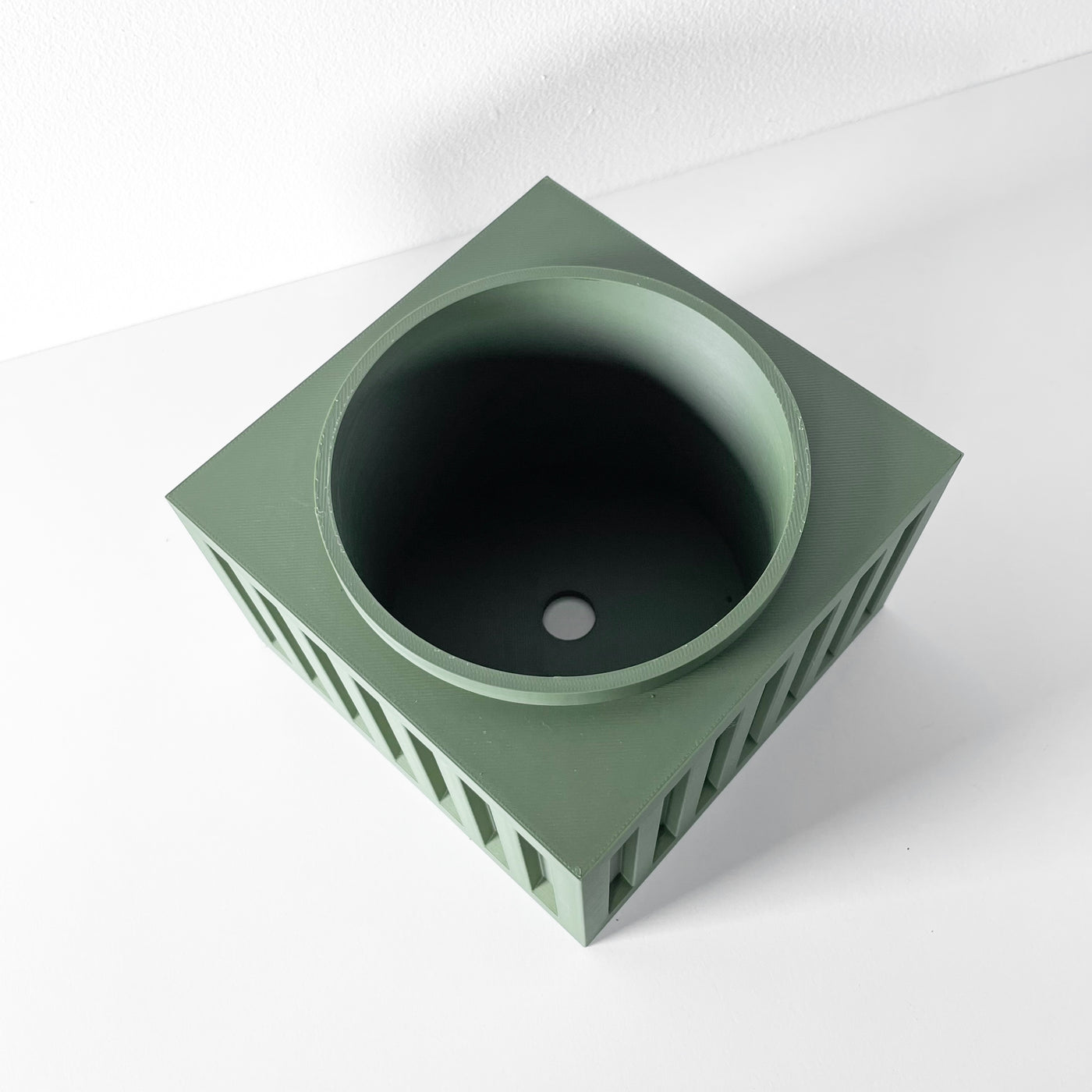 Larix ribbed indoor planter, product view 5