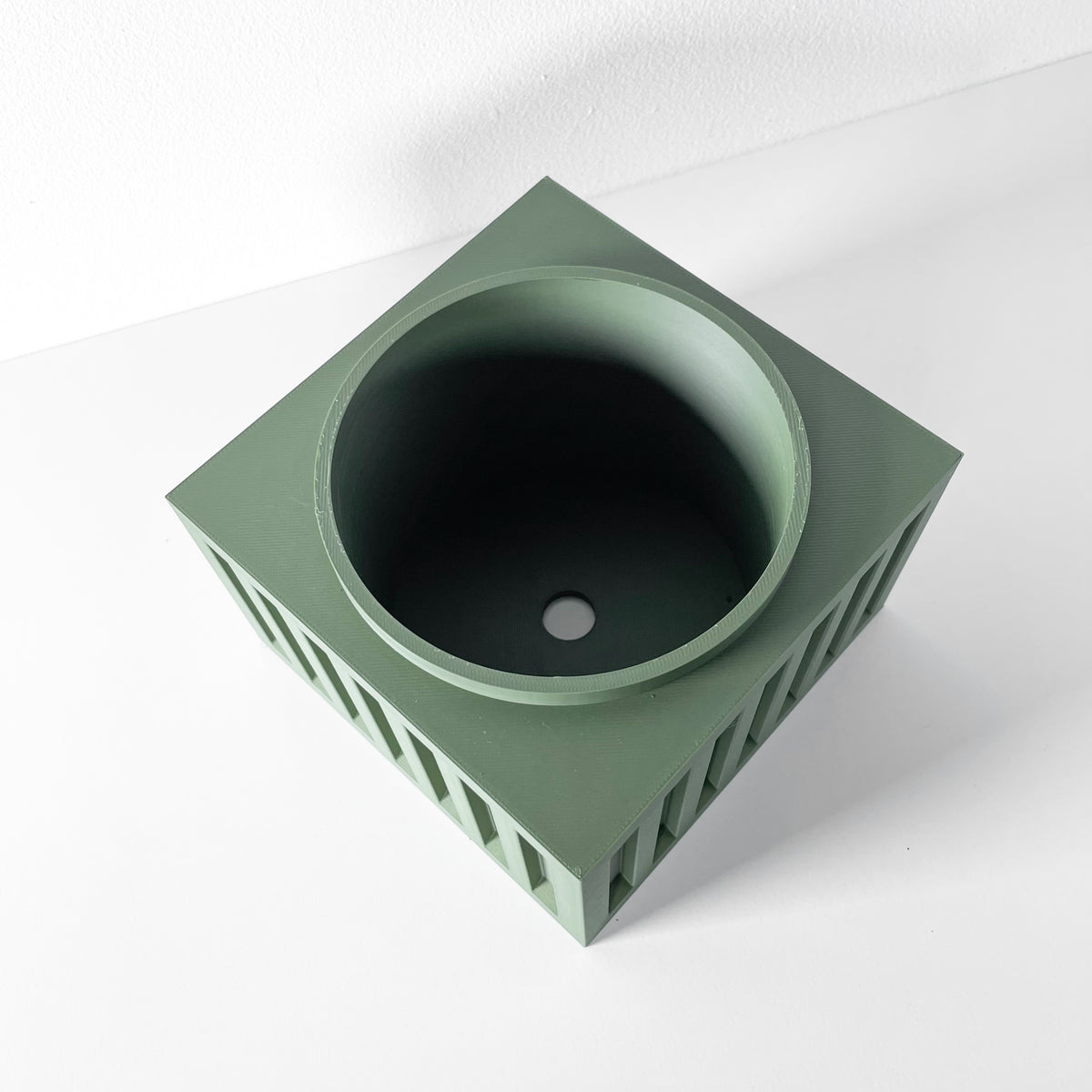 Larix ribbed indoor planter, product view 5