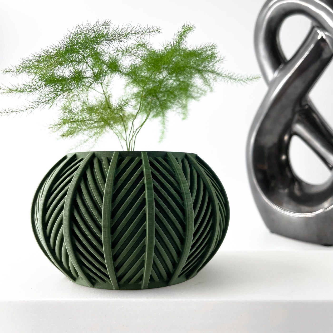 Lorv flowing texture indoor planter, product view 1