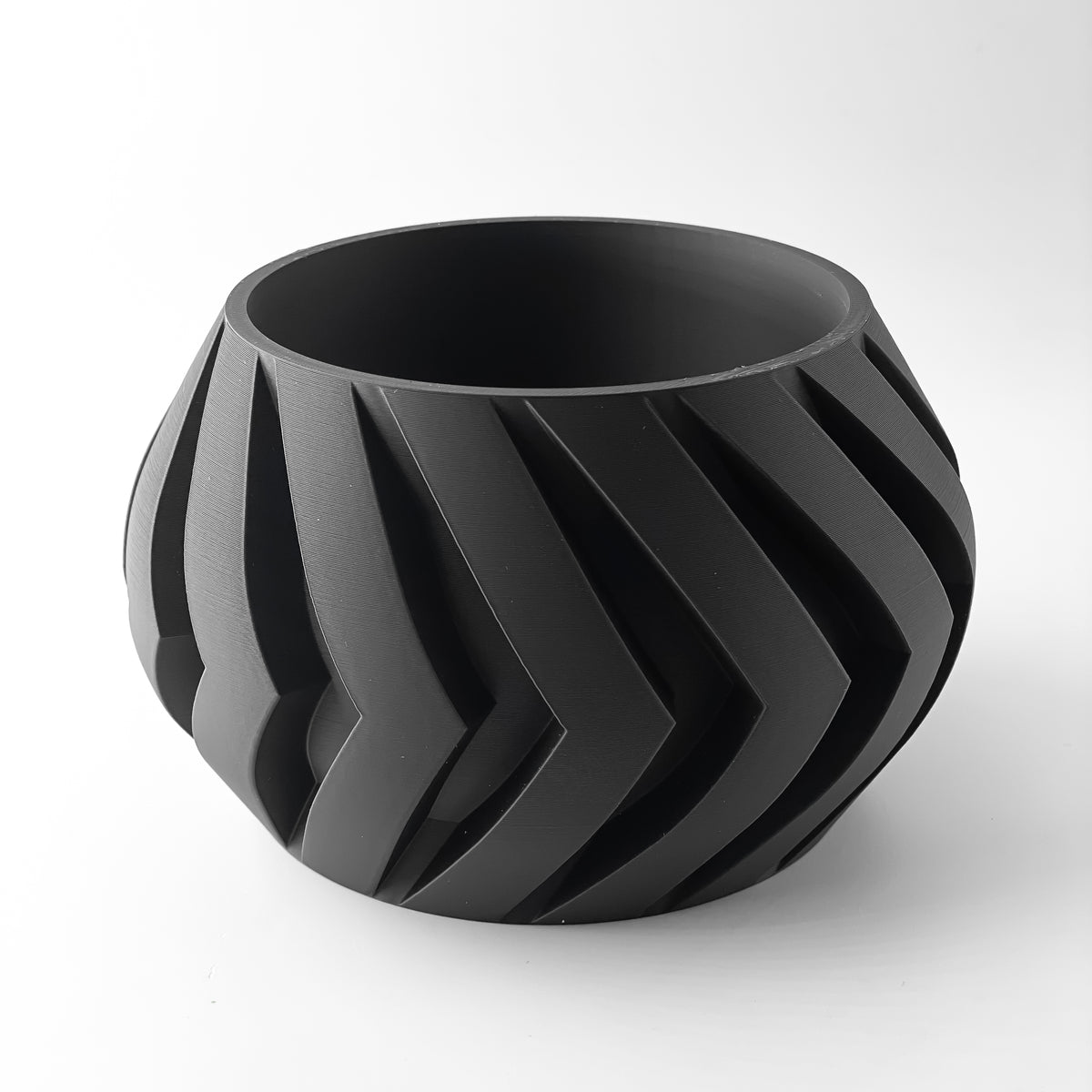 Manse flowing texture indoor planter, product view 4