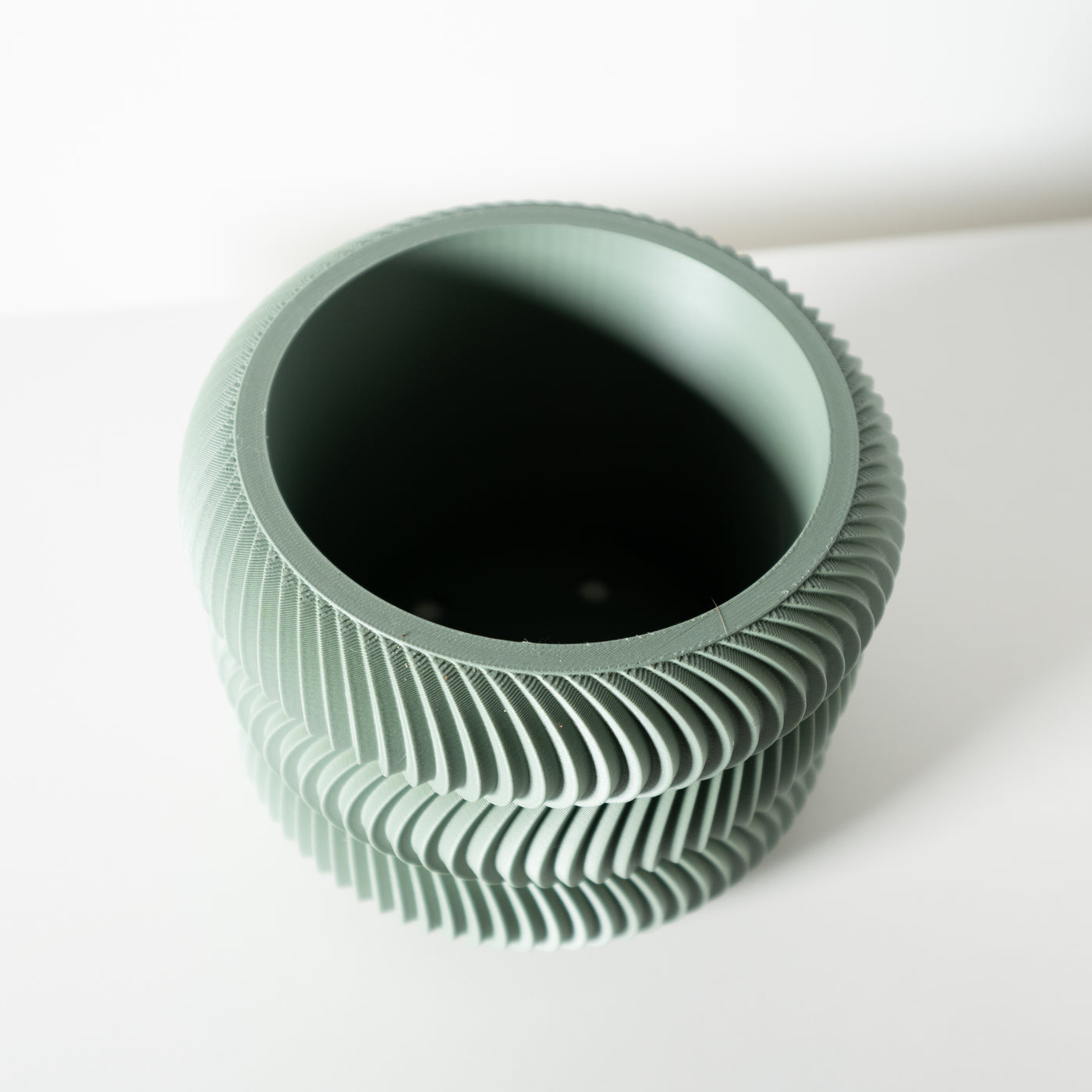 Maro flowing texture indoor planter, product view 5