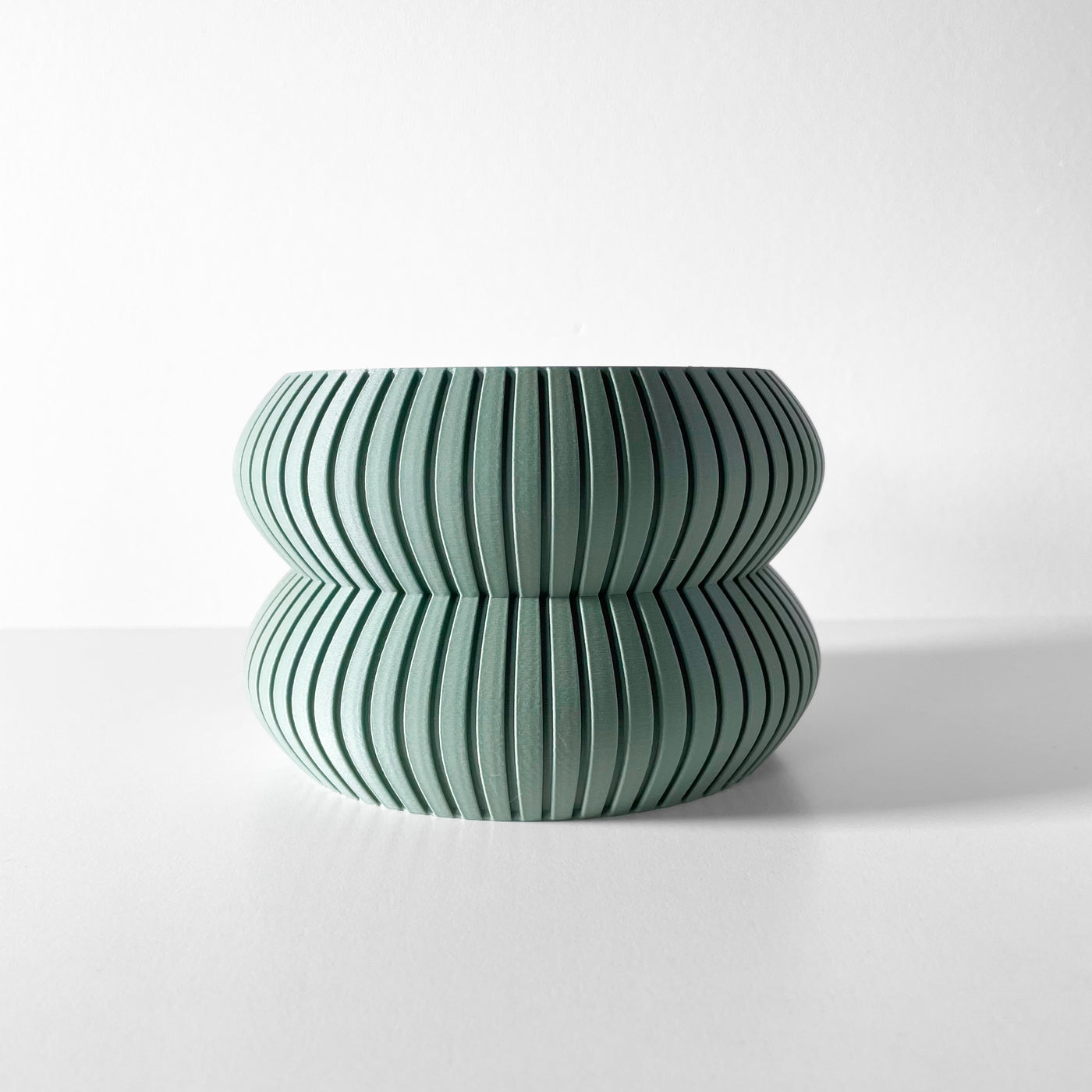 Milo ribbed indoor planter, product view 6