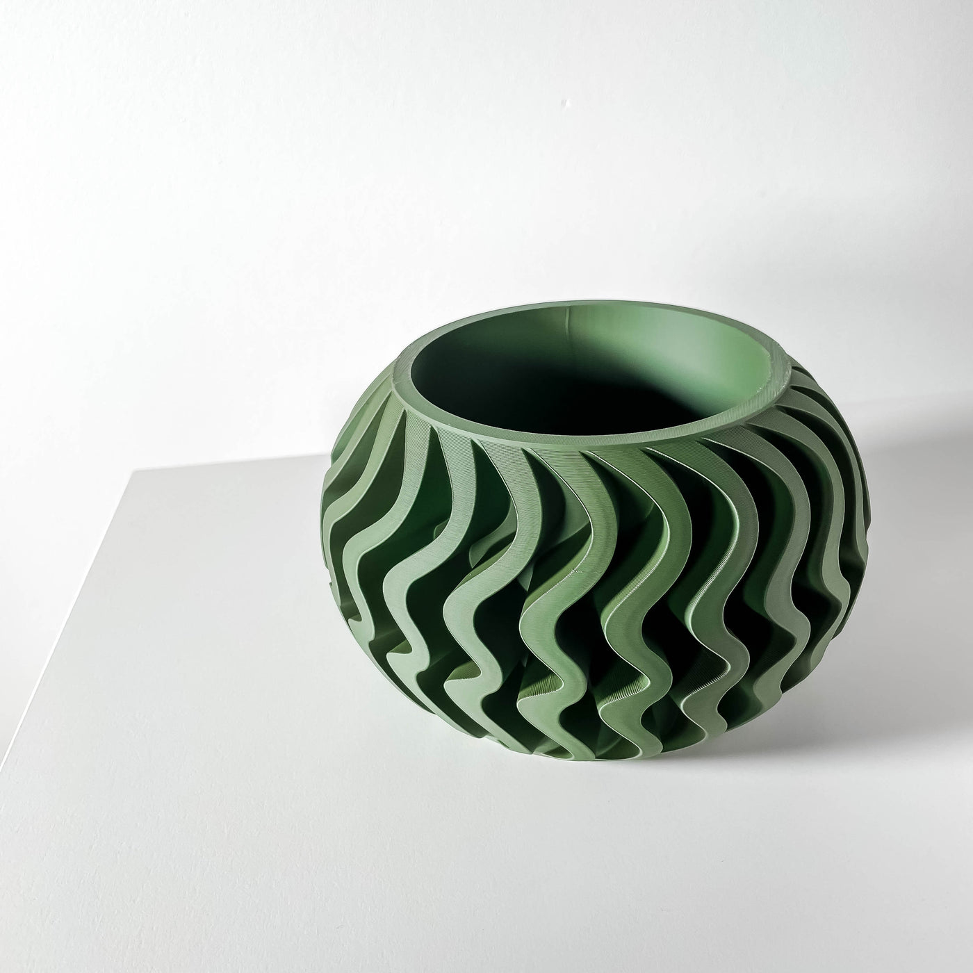 Noli flowing texture indoor planter, product view 4