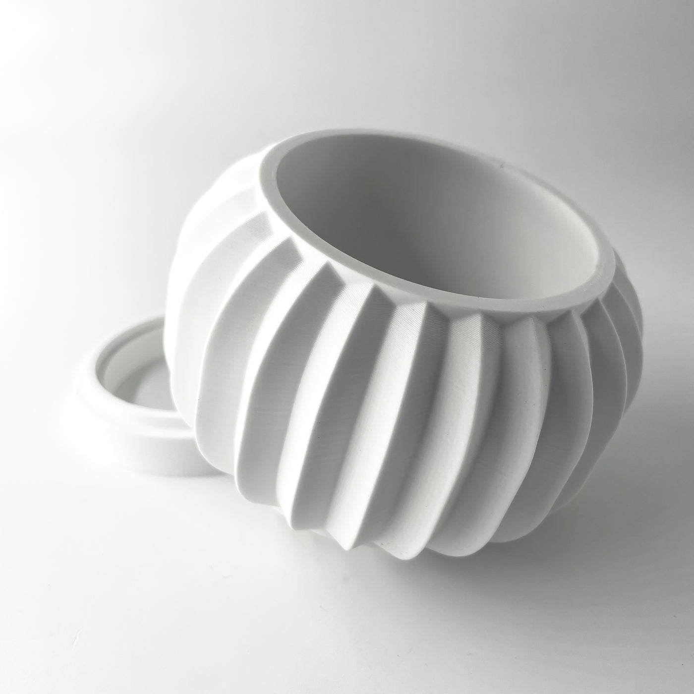 Olin ribbed indoor planter, product view 5