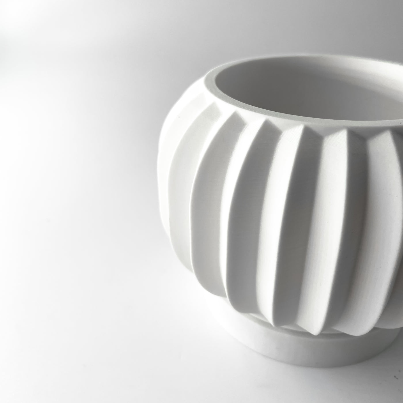 Olin ribbed indoor planter, product view 4