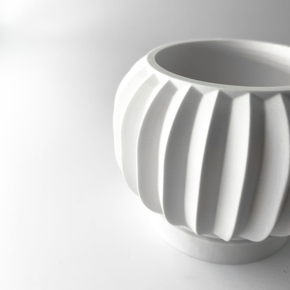 Olin ribbed indoor planter, product view 4