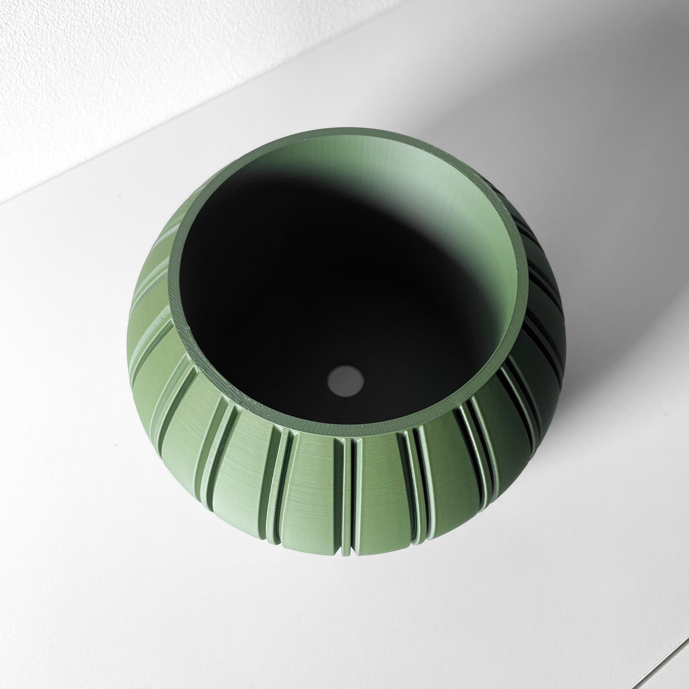 Ovire ribbed indoor planter, product view 5