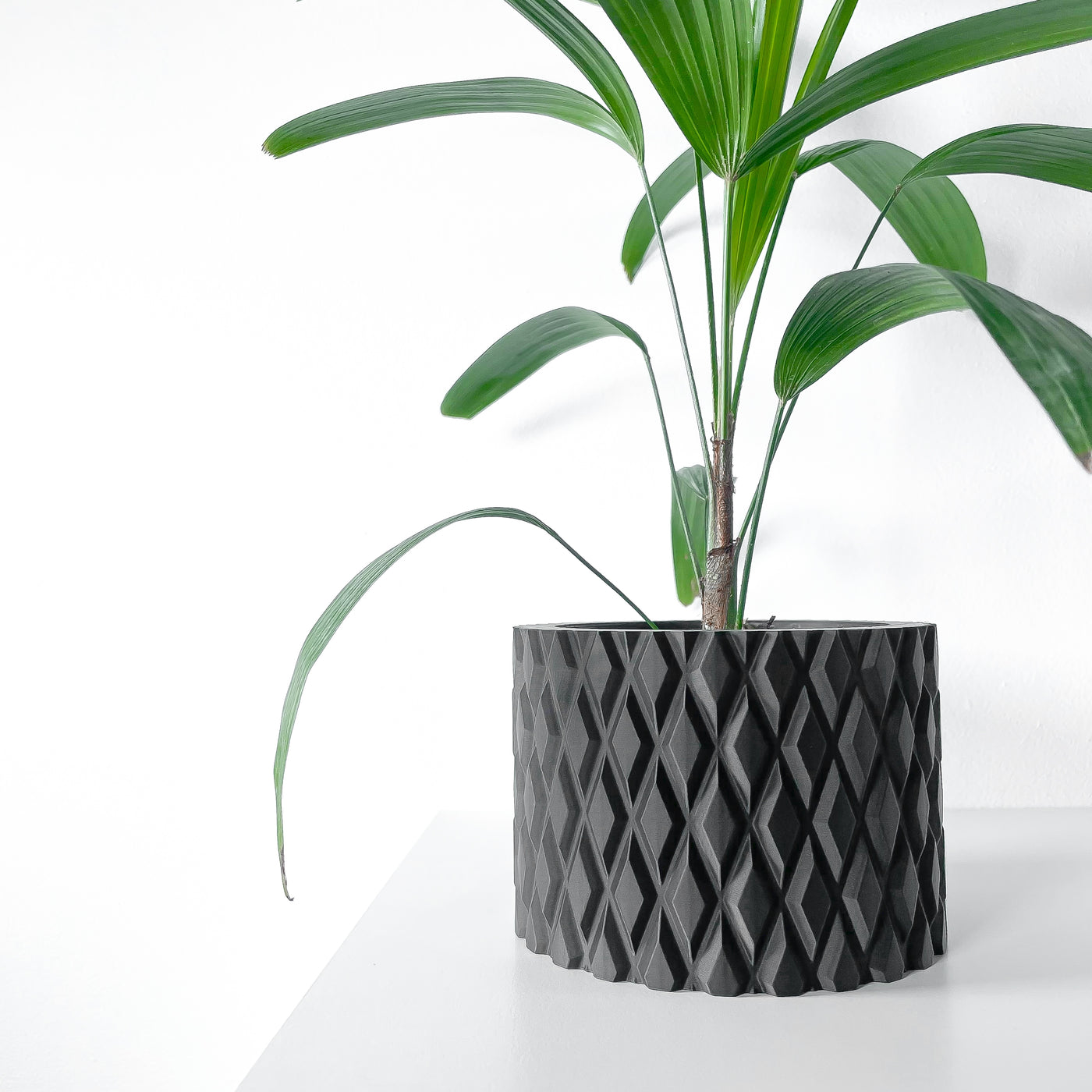 Pexil woven texture indoor planter, product view 2