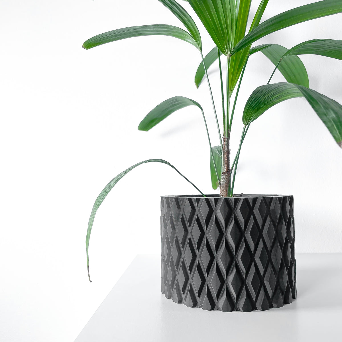 Pexil woven texture indoor planter, product view 2