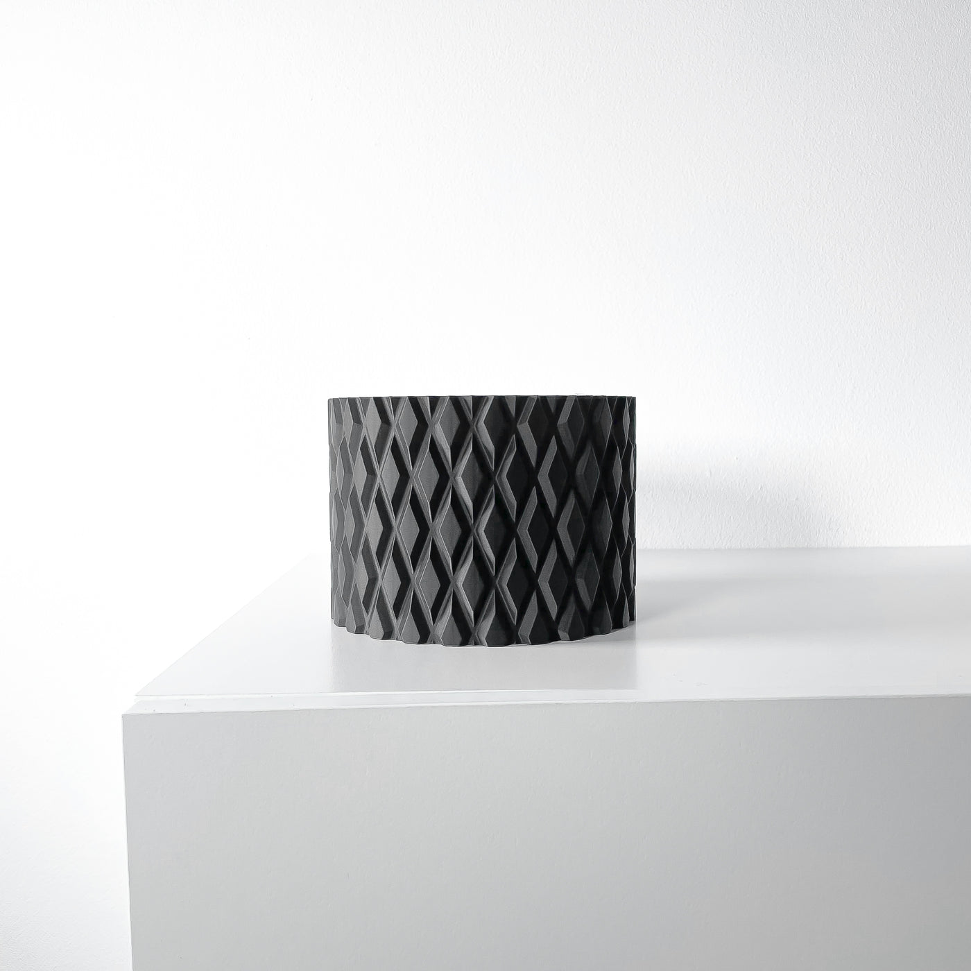 Pexil woven texture indoor planter, product view 4