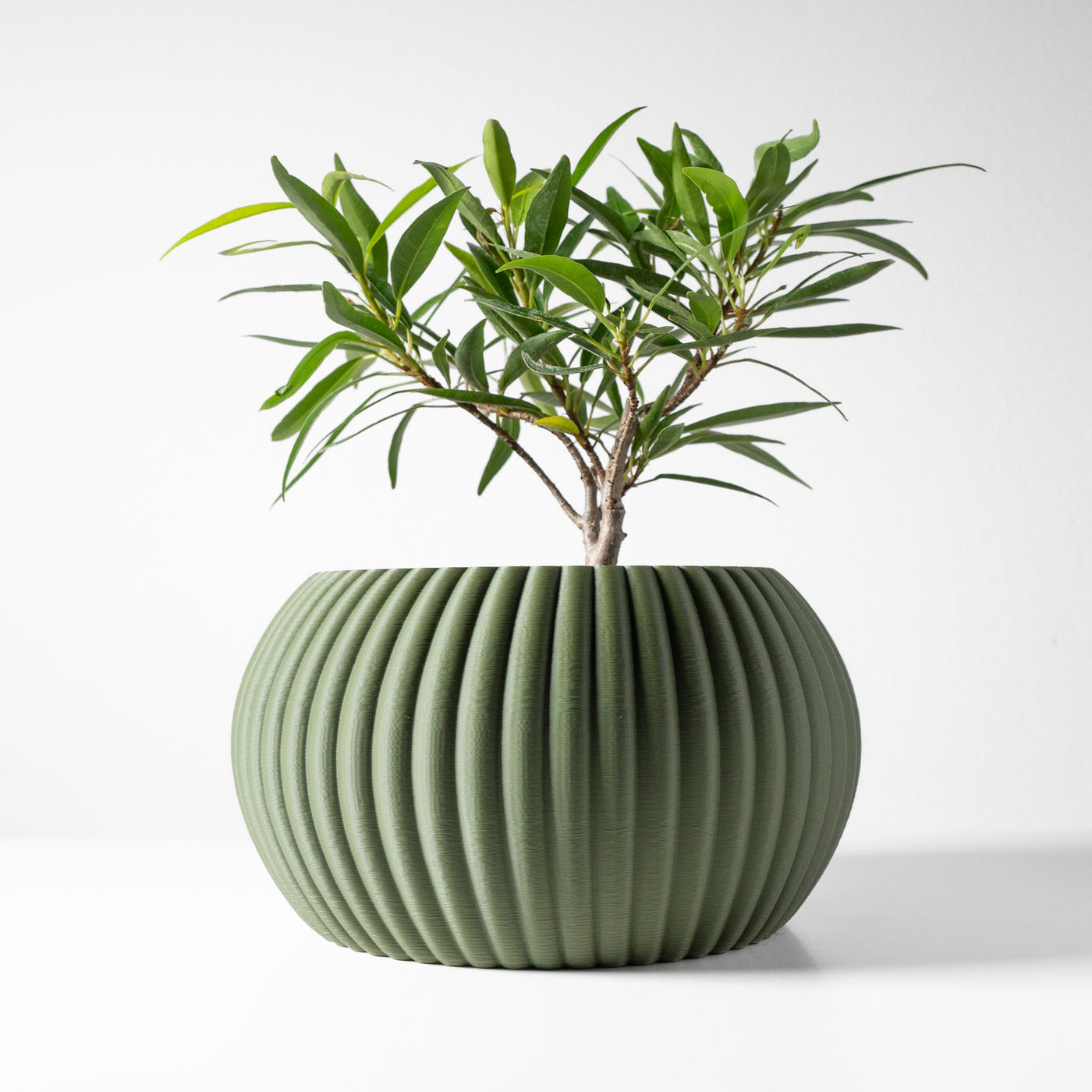 Roni ribbed indoor planter, product view 1