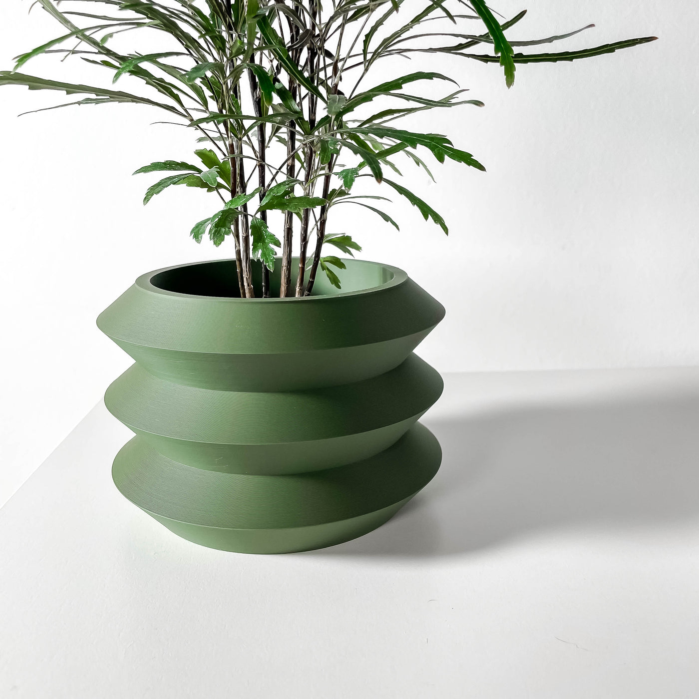 Sima flowing texture indoor planter, product view 3
