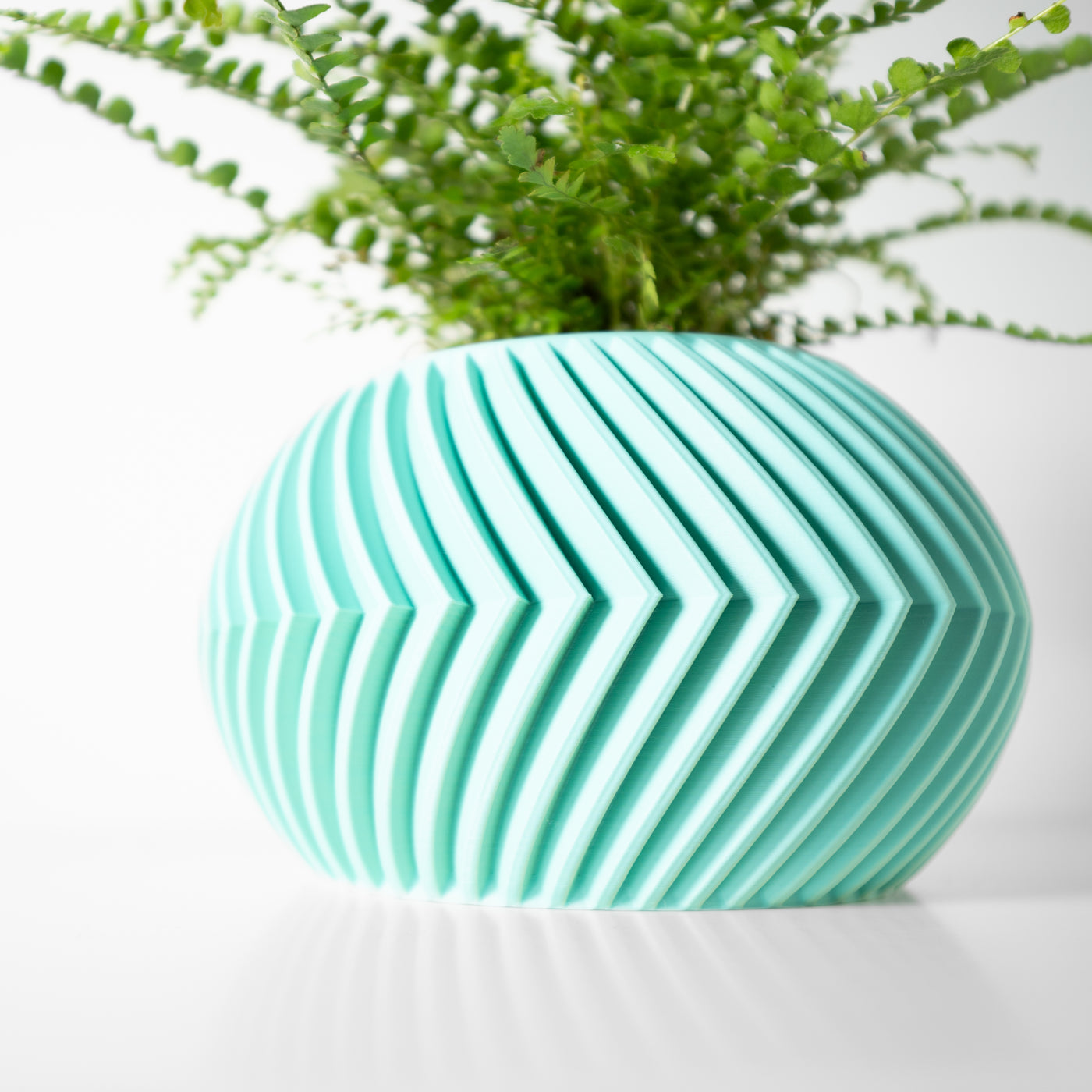 Soko spiral indoor planter, product view 2