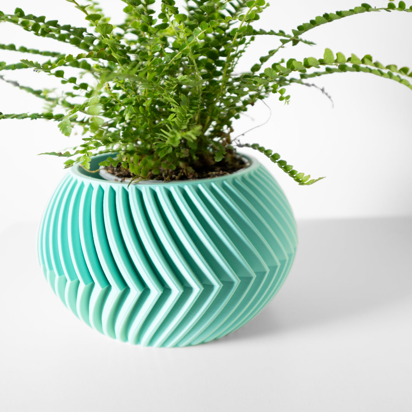 Soko spiral indoor planter, product view 3