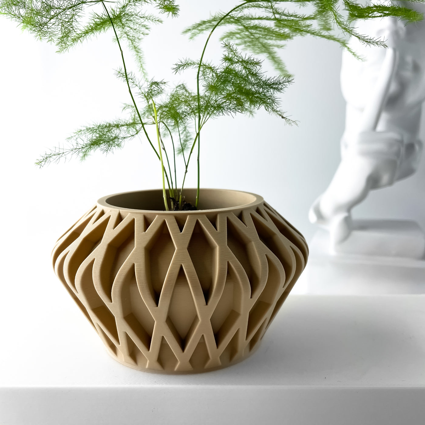 Suvan spiral indoor planter, product view 1