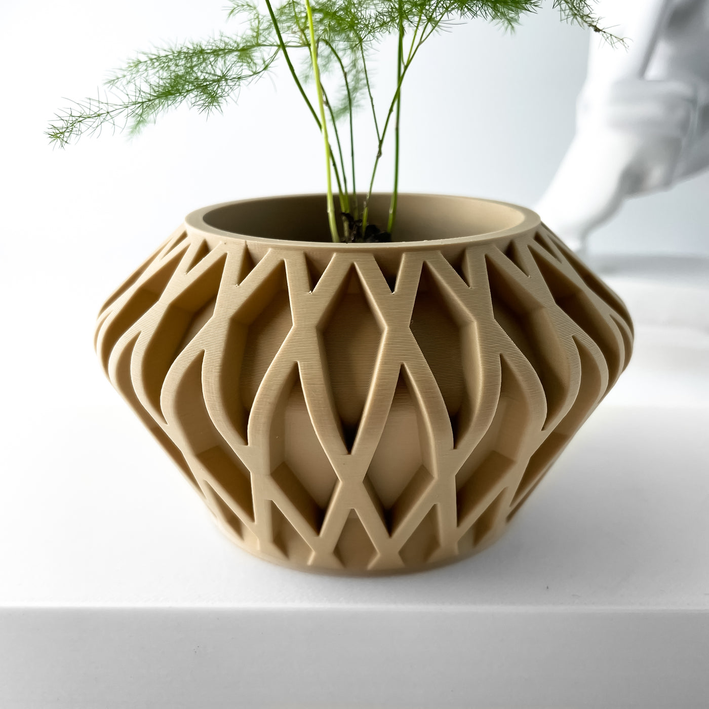 Suvan spiral indoor planter, product view 3
