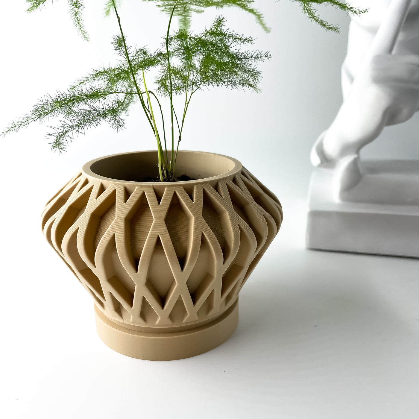 Suvan spiral indoor planter, product view 2