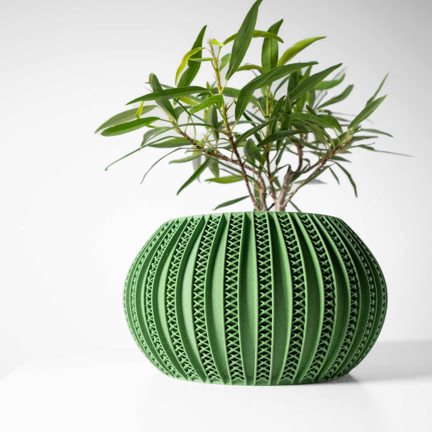 Syne ribbed indoor planter, product view 3
