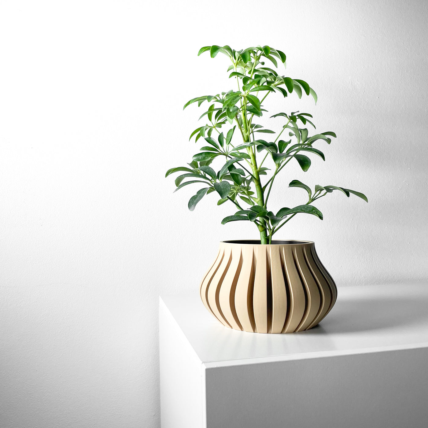 Toril ribbed indoor planter, product view 2
