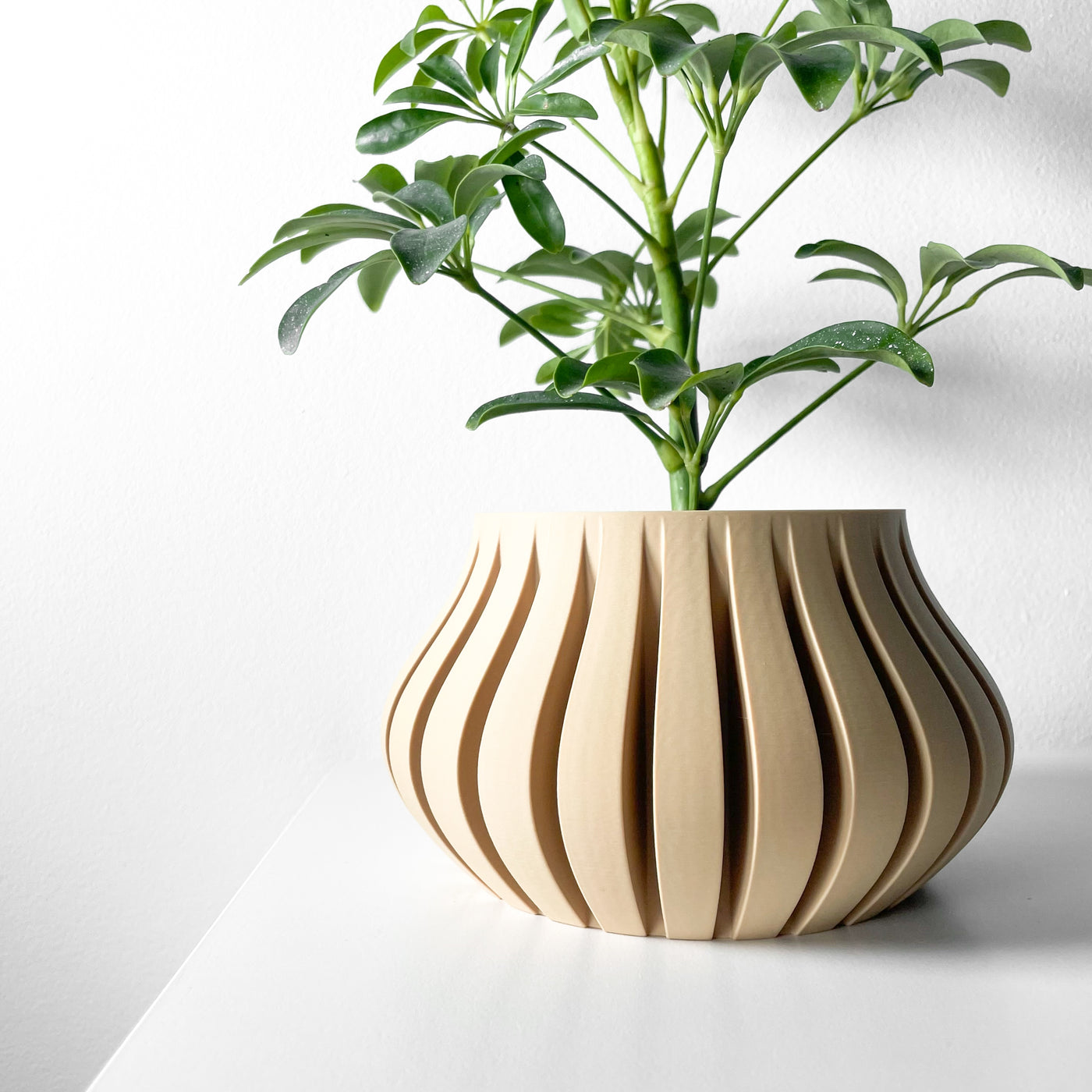 Toril ribbed indoor planter, product view 3