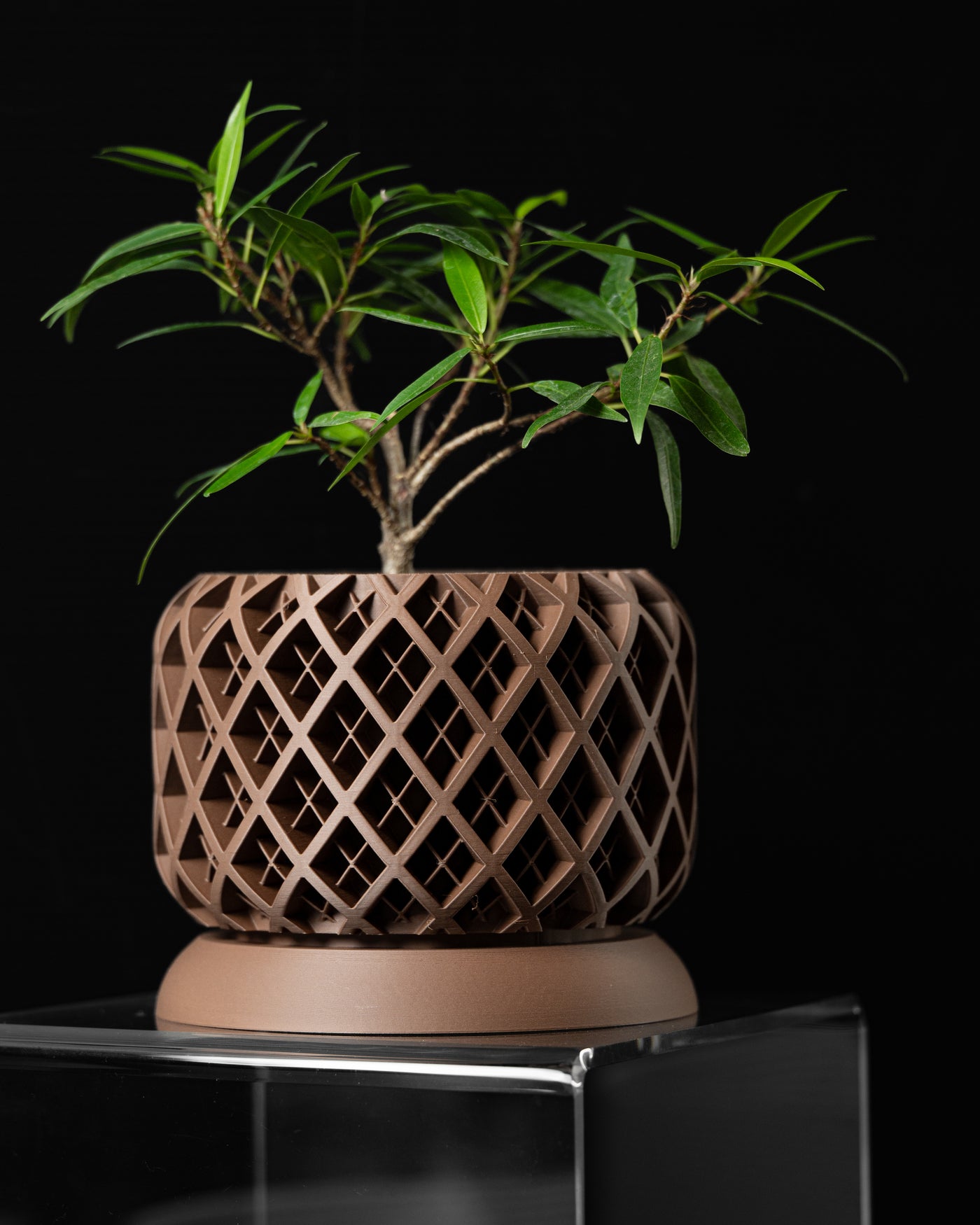 Torio woven texture indoor planter, product view 1