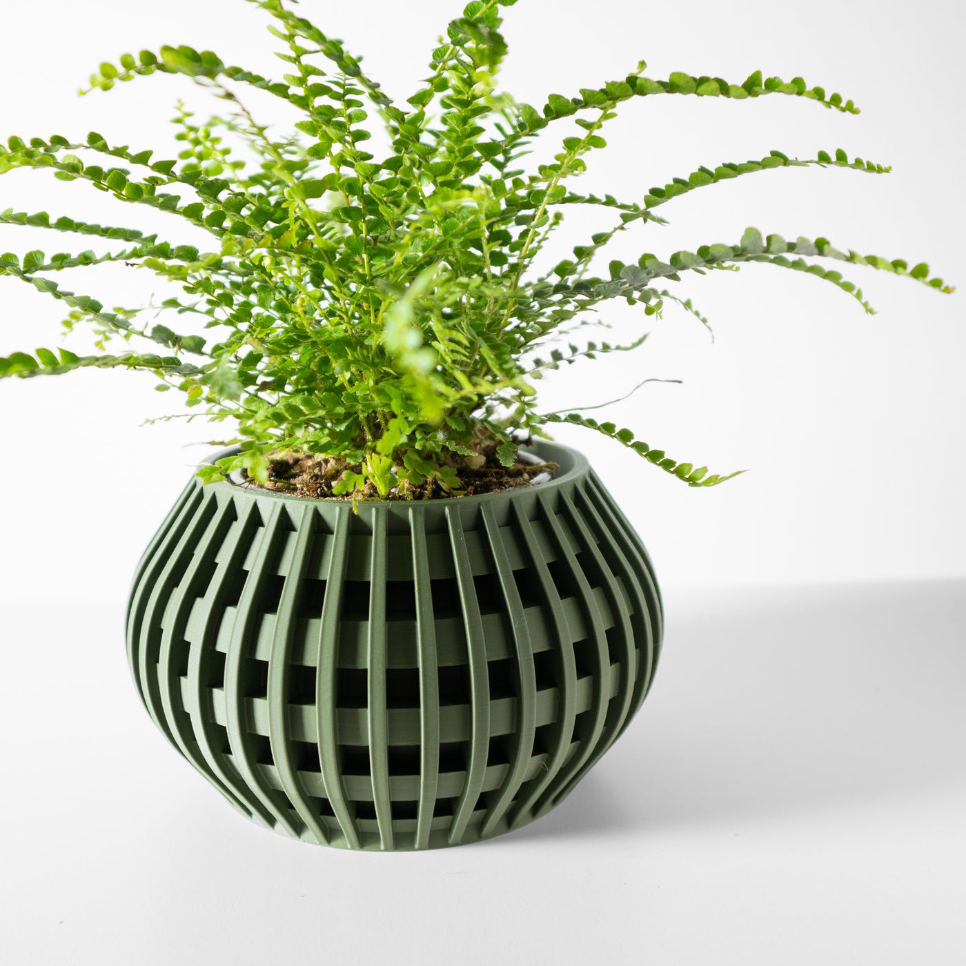 Usio ribbed indoor planter, product view 3