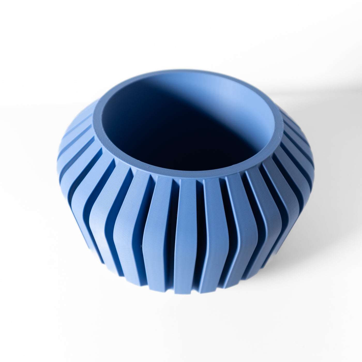 Vaki ribbed indoor planter, product view 5