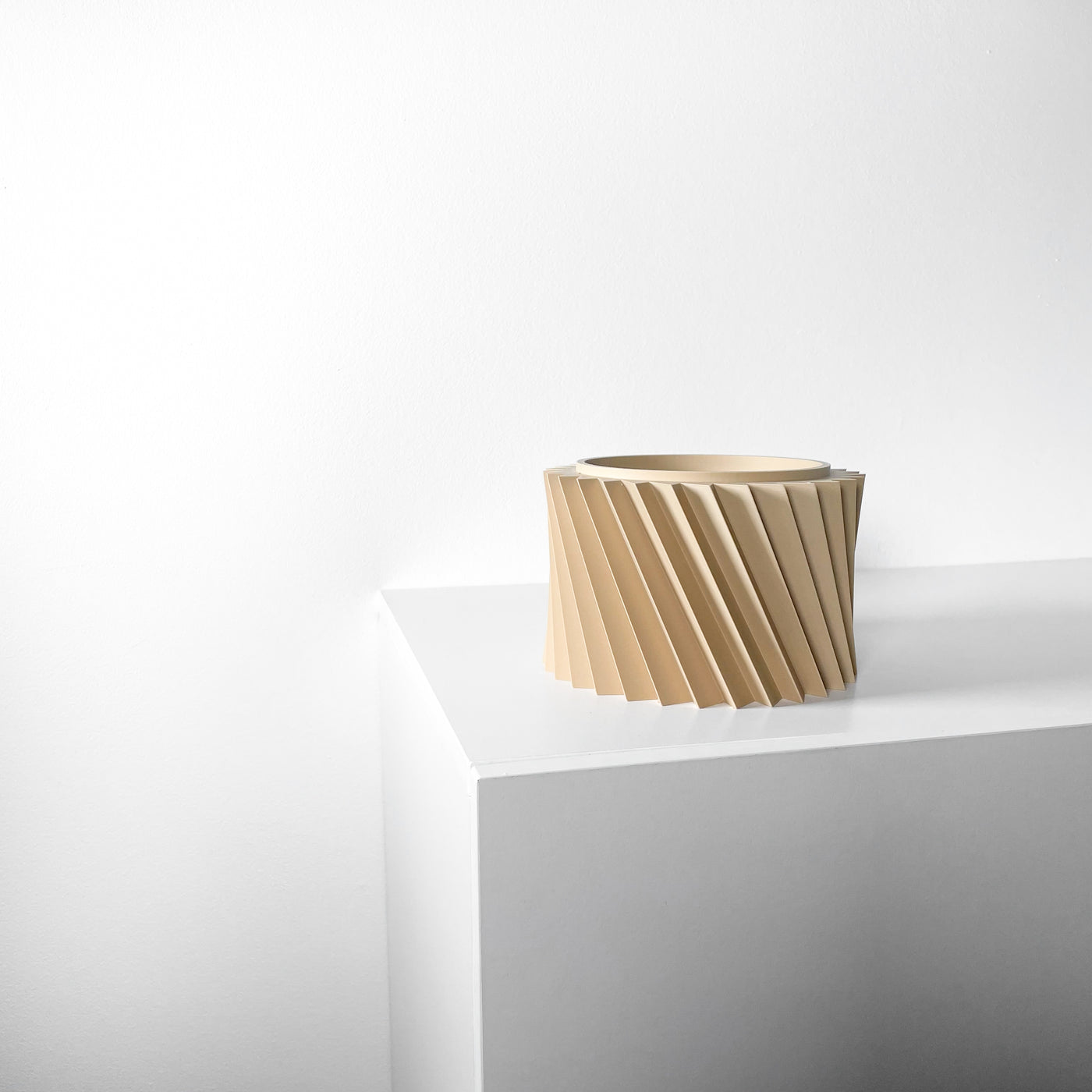 Wiron spiral indoor planter, product view 4