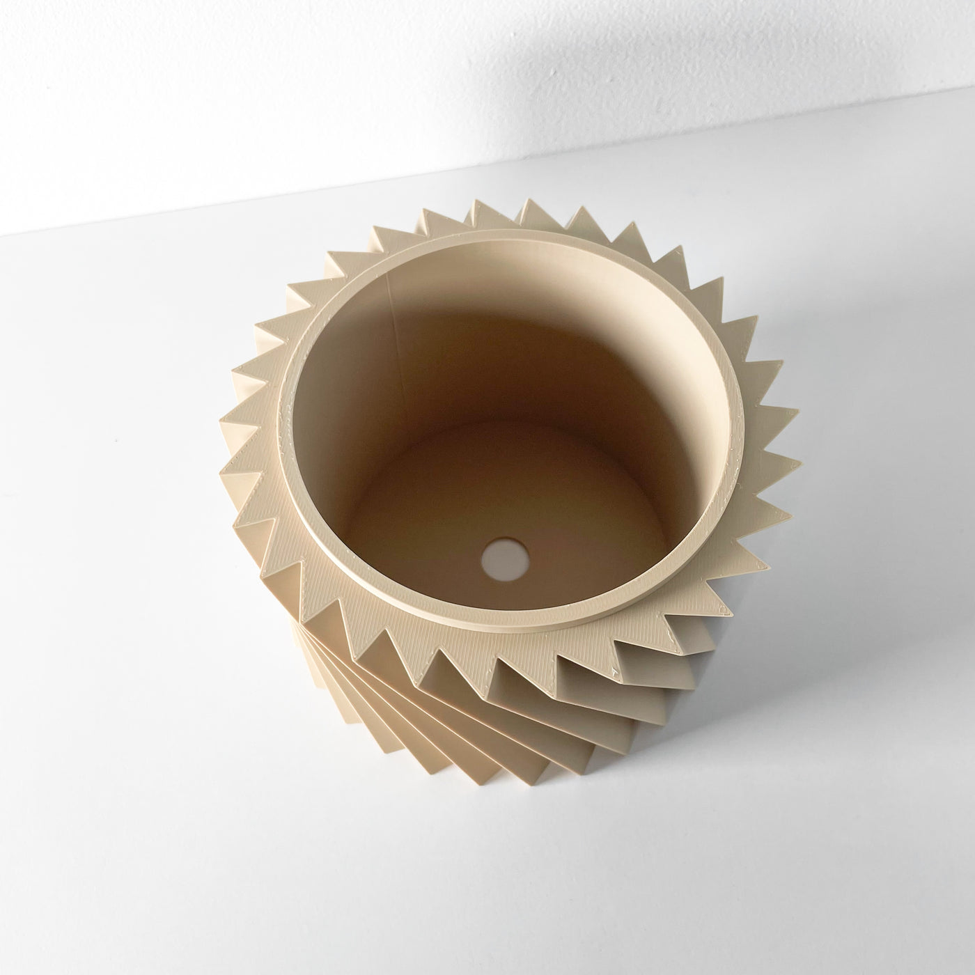 Wiron spiral indoor planter, product view 5