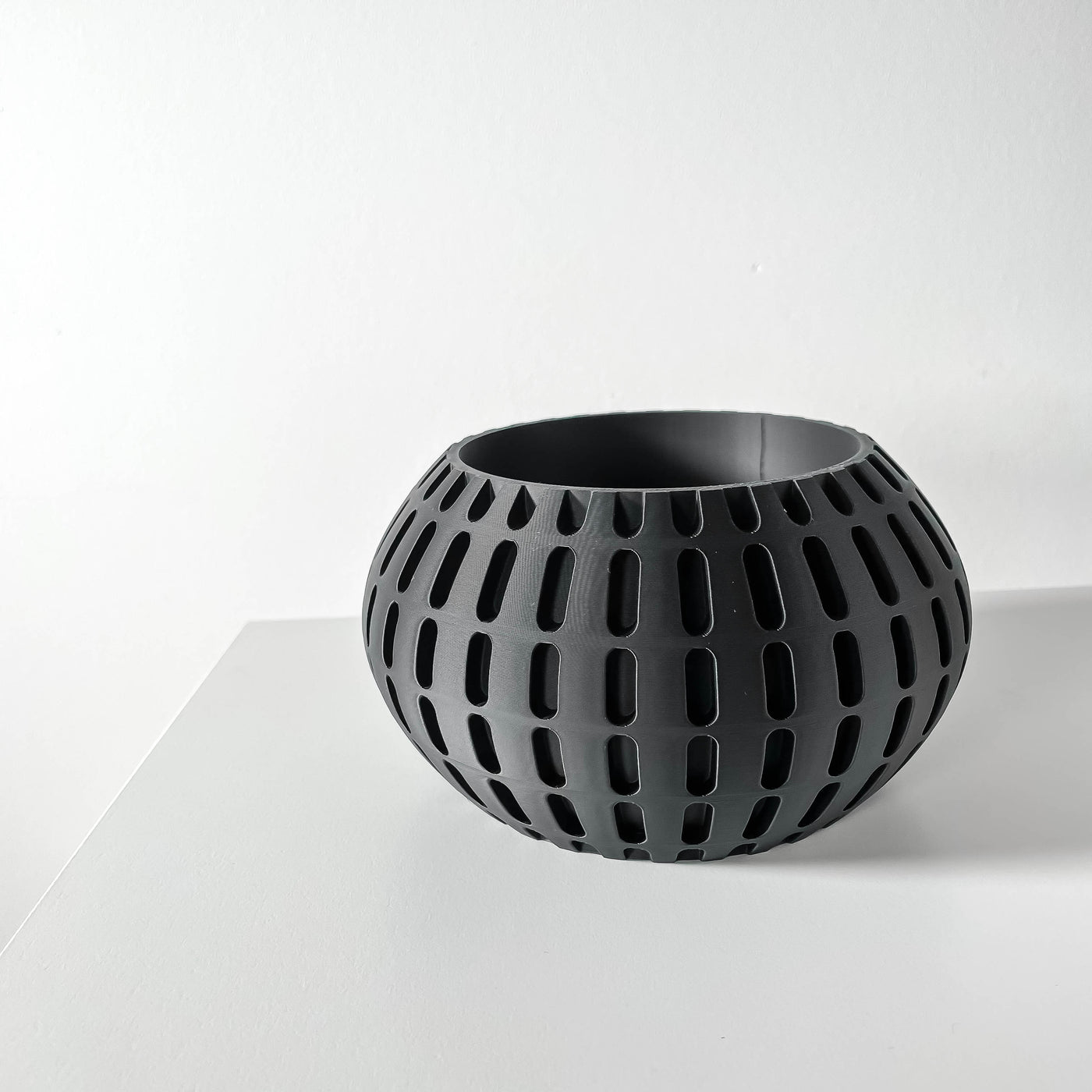 Xander geometric indoor planter, product view 5