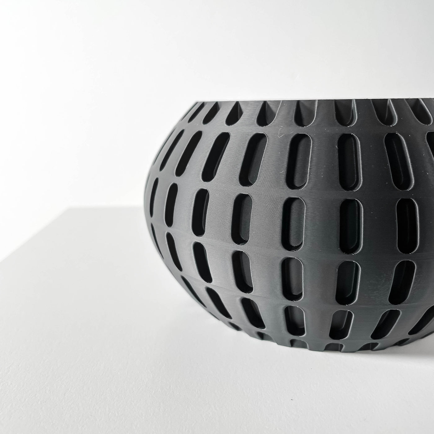 Xander geometric indoor planter, product view 6