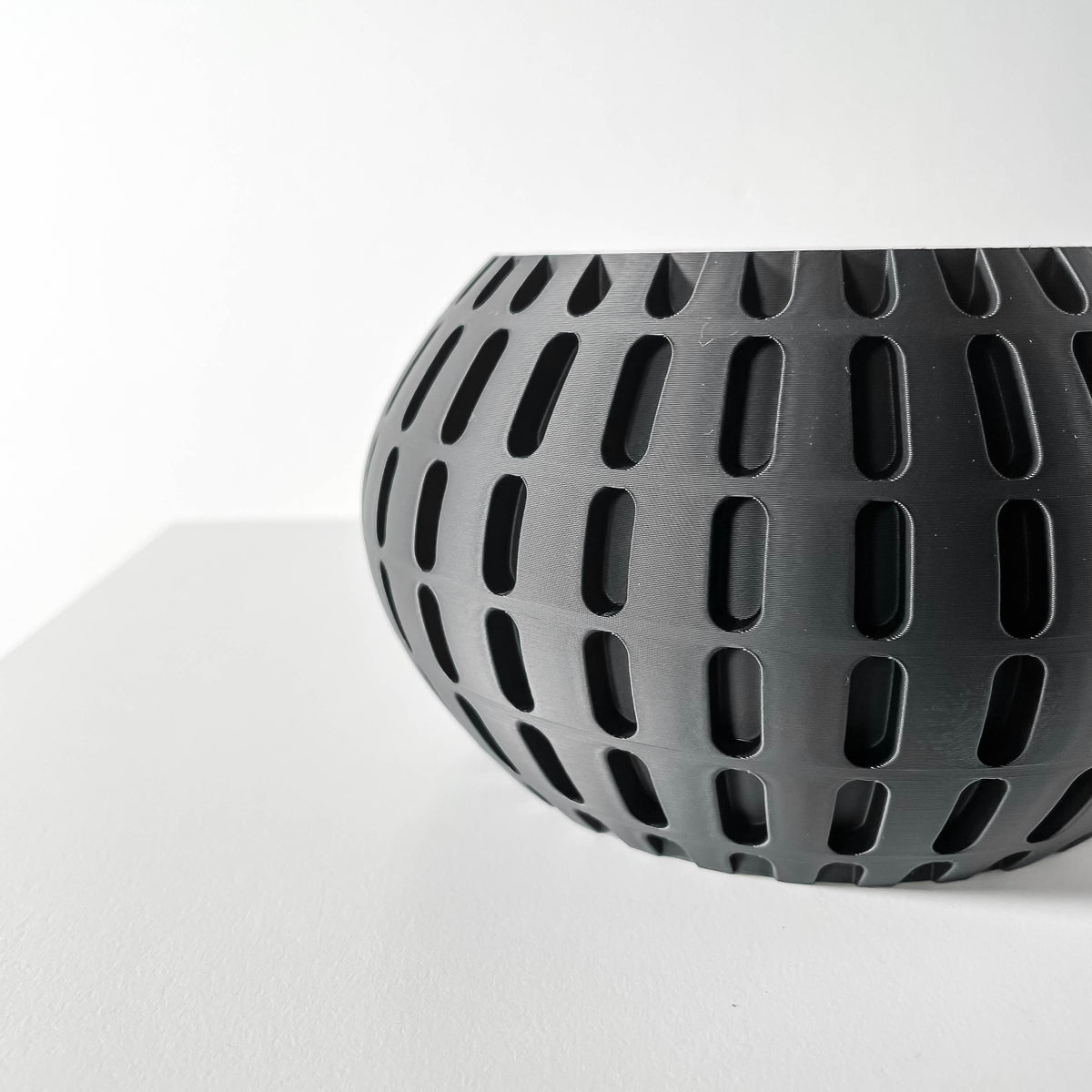 Xander geometric indoor planter, product view 6