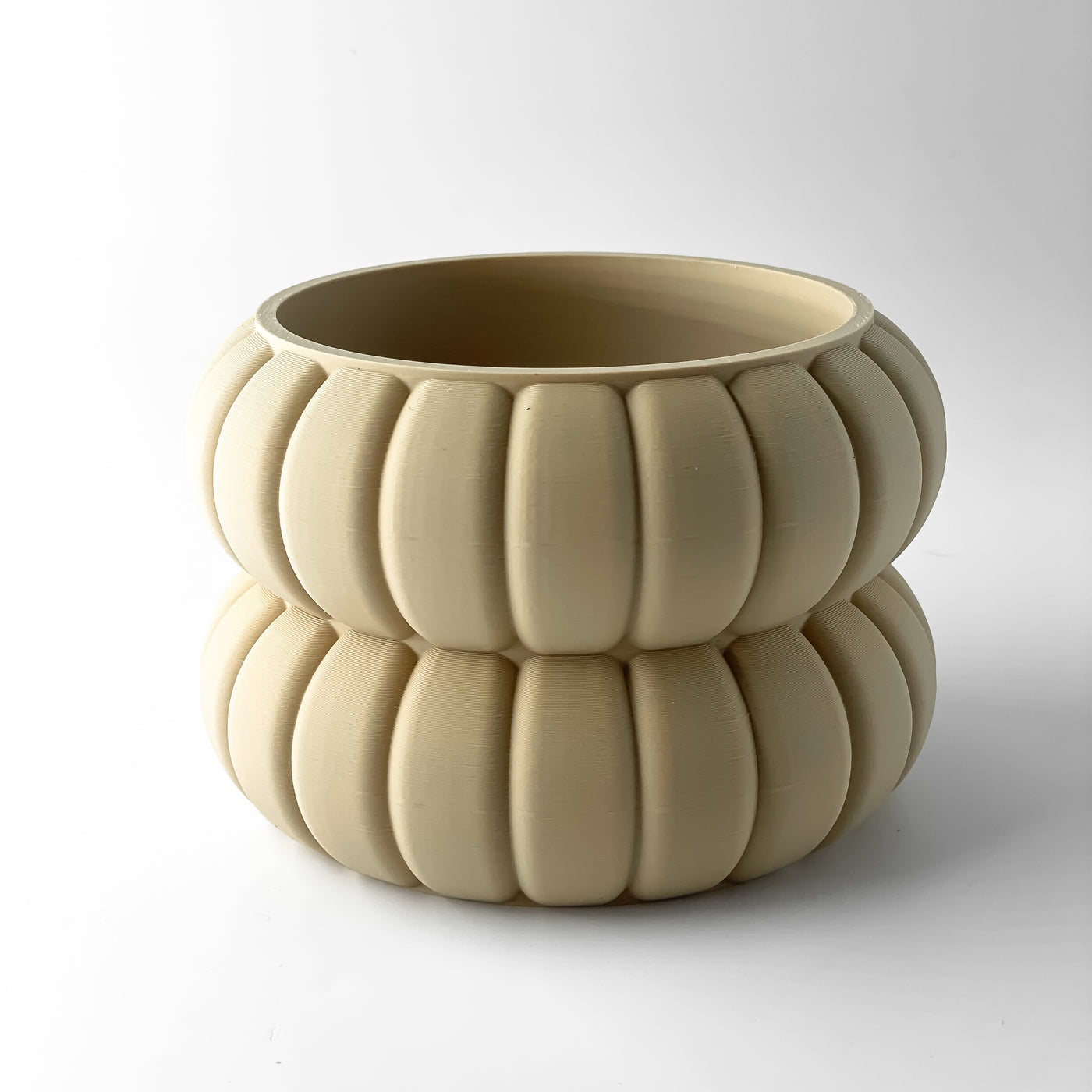 Yanor ribbed indoor planter, product view 4